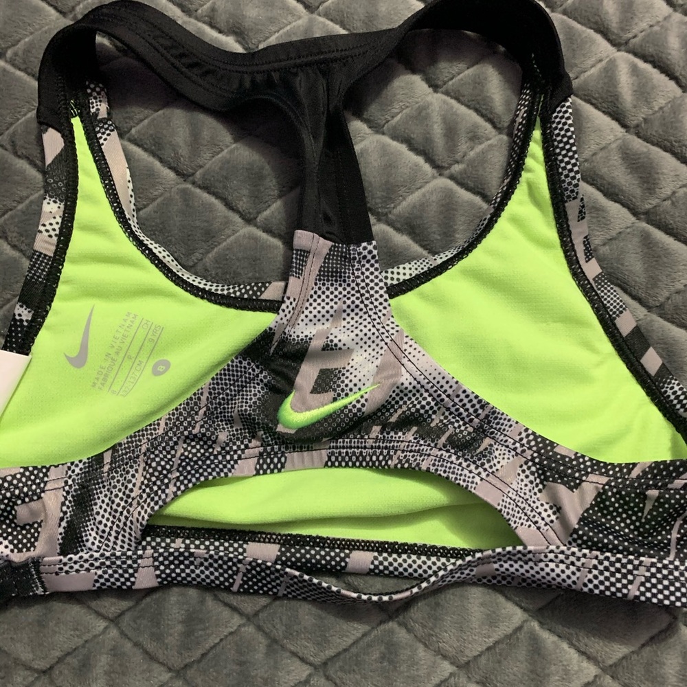 Nike Sports Bra (Girls)